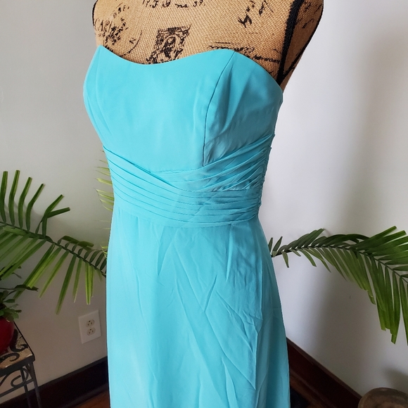 Turquoise Strapless Elegance - Picture 11 of 14